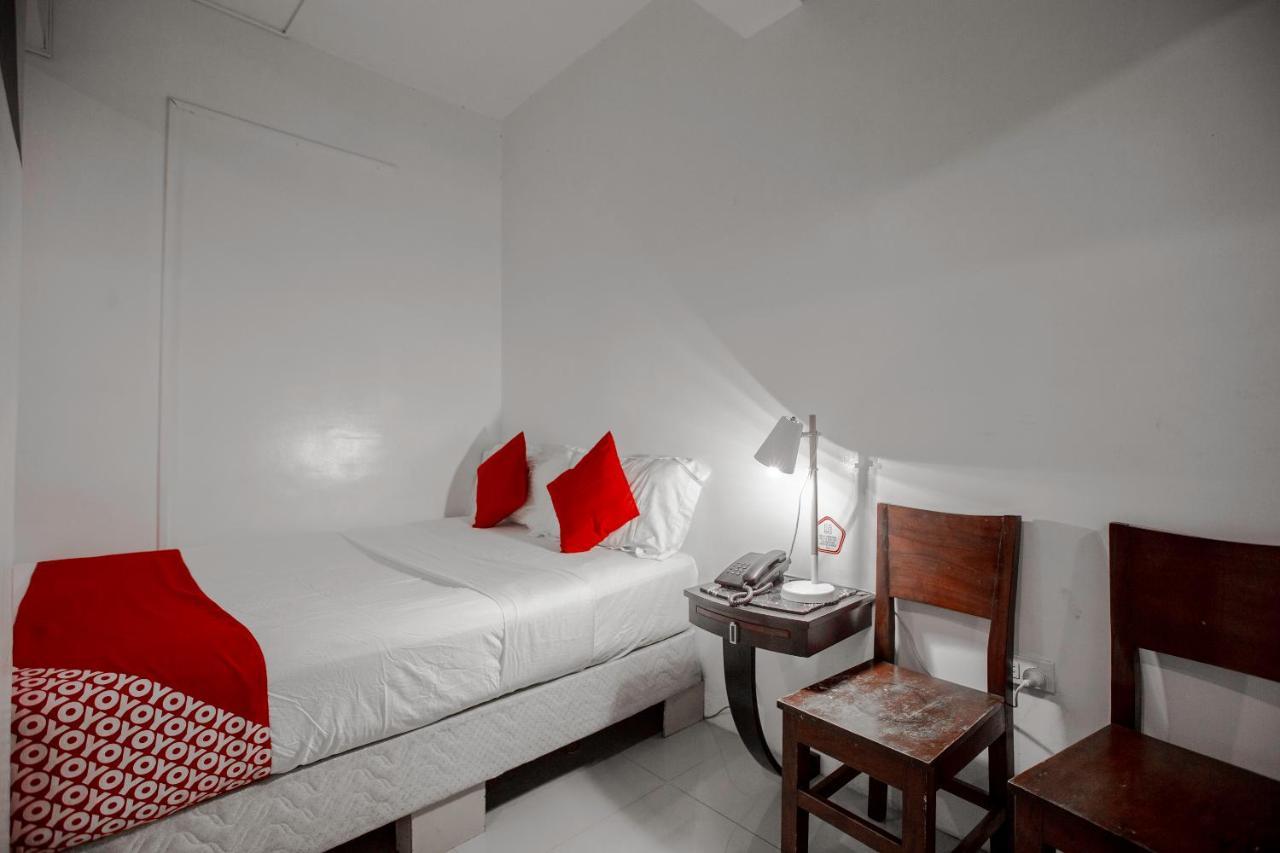 Super Oyo 134 The Bedstation Hotel Mandaluyong Exterior photo